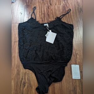 NWT/ WAYF/ MEDIUM/ BLACK LACE
